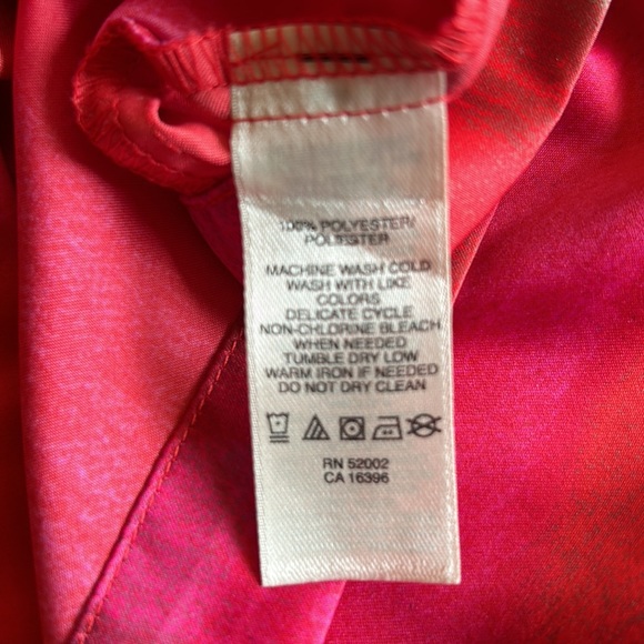 DKNY Water color short sleeve zipper back top szM NWT - Picture 9 of 9